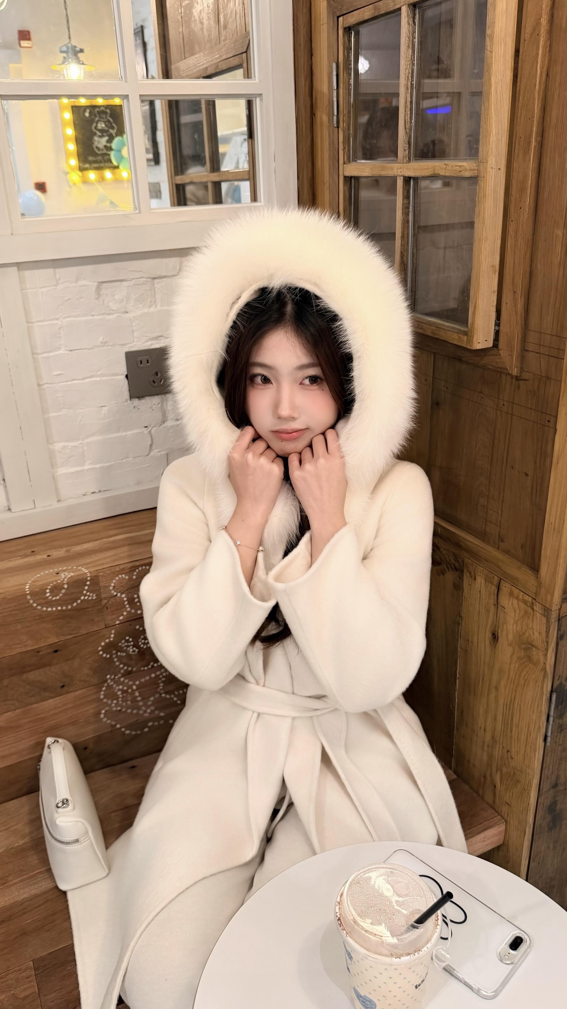 我还是依然明媚 自由 爱笑。