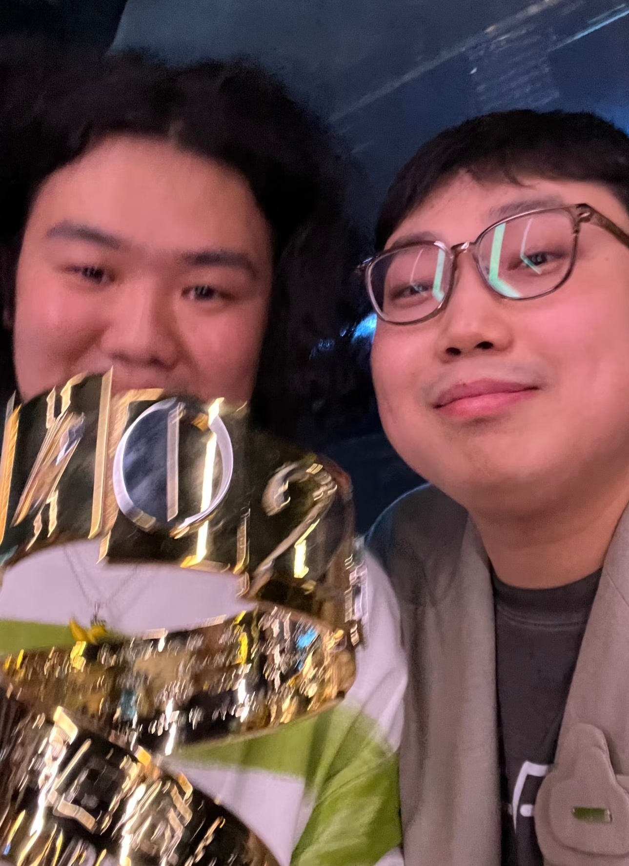 谁说男孩子不能共情妈妈 赵越这段表演后劲十足，妈妈总宽慰自己只是苦一年，却不知岁