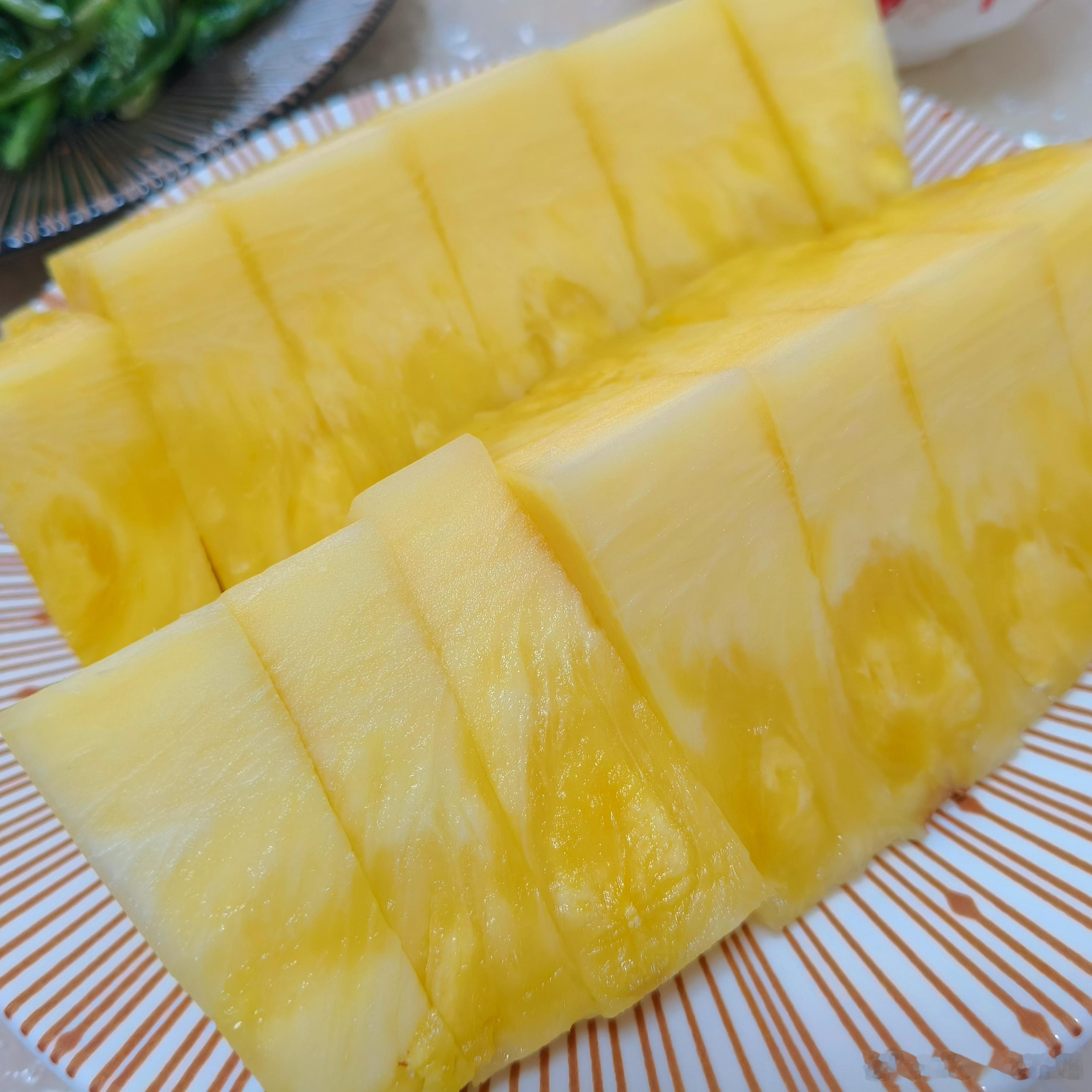 当然是肉肉一大堆，蔬菜一点点啦