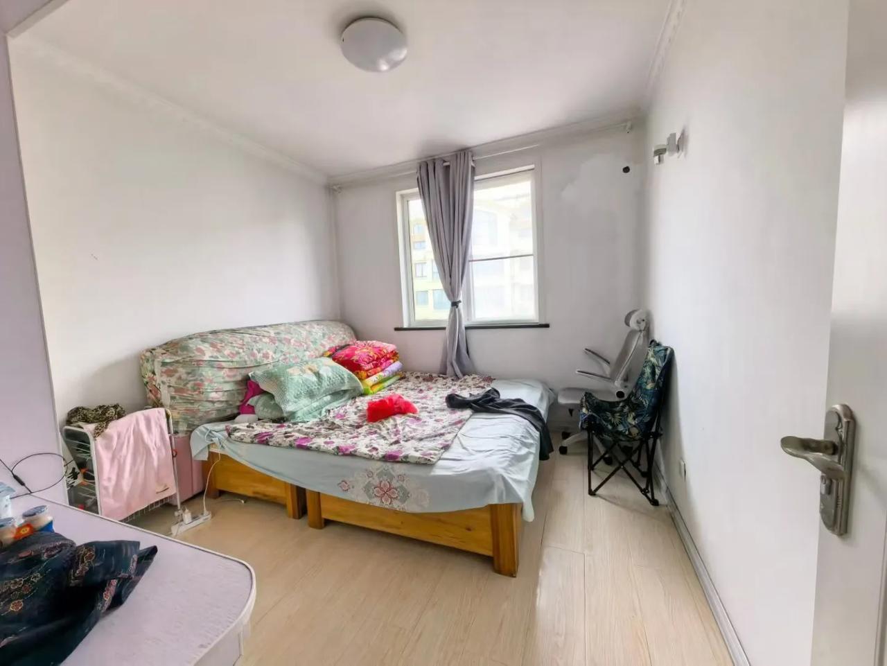 今天接到了一个业主的电话，他在我们镇上的房子着急出售，由于在潍坊诸城老家买房，所