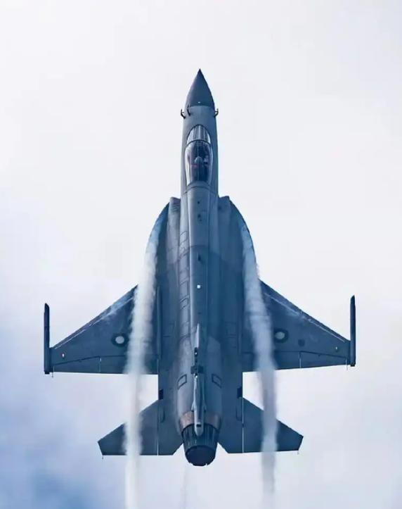 巴基斯坦最近栽的跟头，不大，却真疼 —— 把自家的枭龙战机技术教给了土耳其，想着