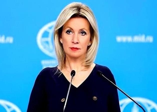 俄罗斯出了一招，让所有人都没想到！

当全世界的镁光灯都死死盯着俄乌边境的战壕，