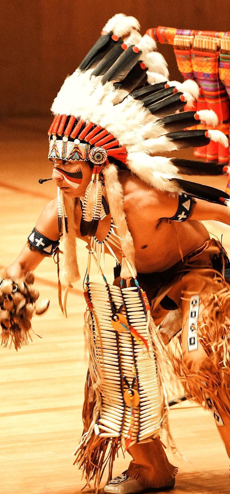 被屠杀时印第安人为何不反抗？白人：不反抗？你知道他们多狠吗？

1492年，哥伦