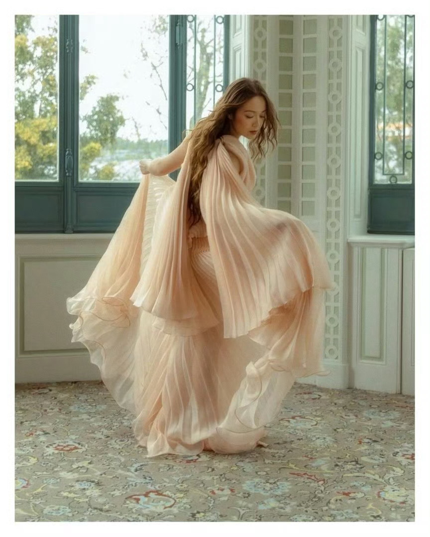 Vogue Portugal May 2026摄影：Élio Nogueira模