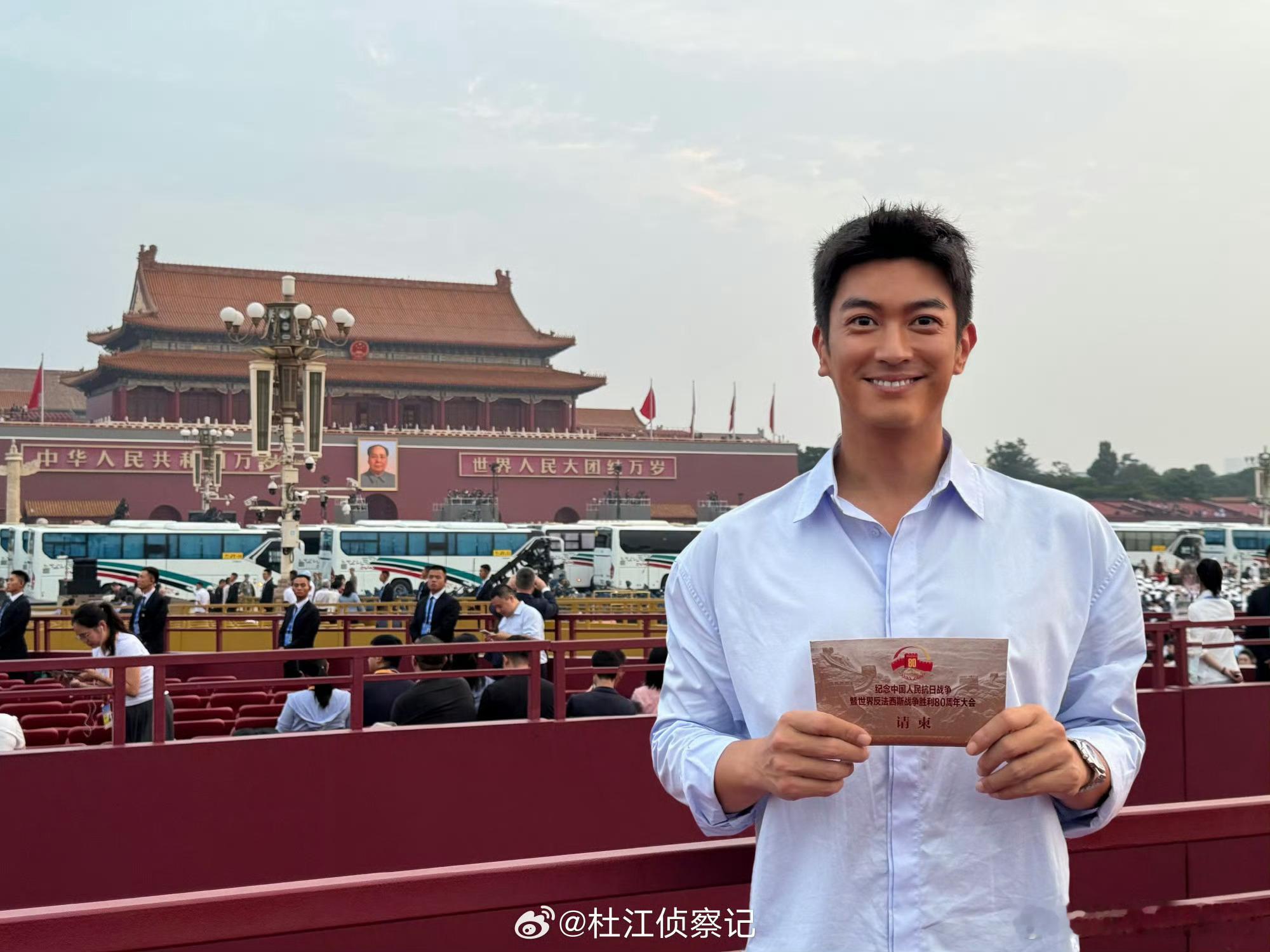 好多人都去现场观礼了呀[哇]非常羡慕了！直播里都这么壮观了，现场应该会更加震撼吧