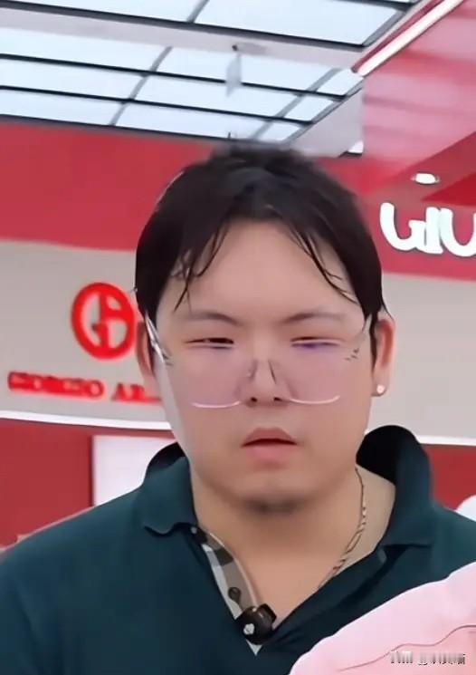 向佐向佑兄弟俩的感情到底真不真，咱外人还真不好说。但有一件事我敢打包票：向佑对他