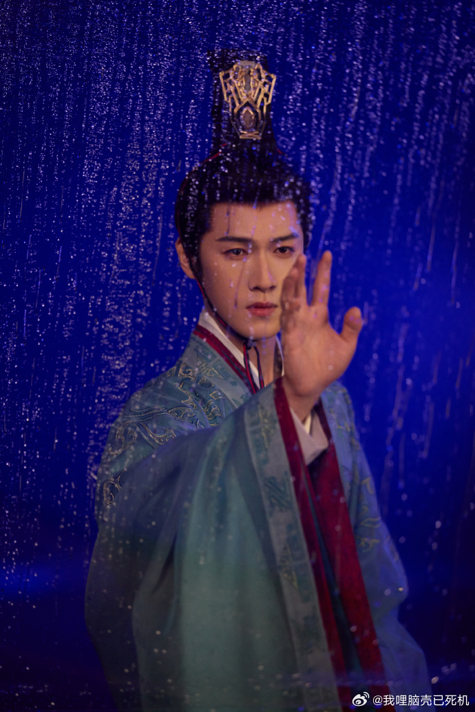 李昀锐宇文良时侧拍照李昀锐宇文良时乱世浮沉中守真心李昀锐宇文良时乱世浮沉中守真心