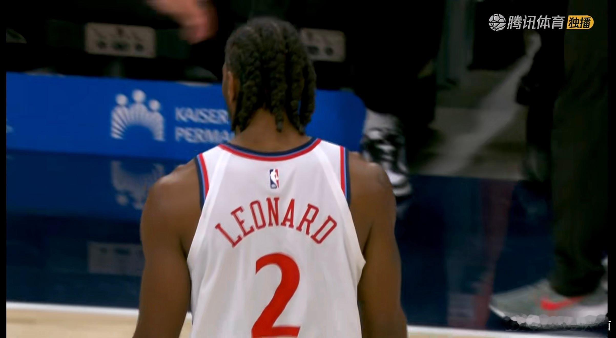 记者：我知道你不是一个会为自己角逐赛季奖项而公开造势的人，但考虑到你今年的个人表