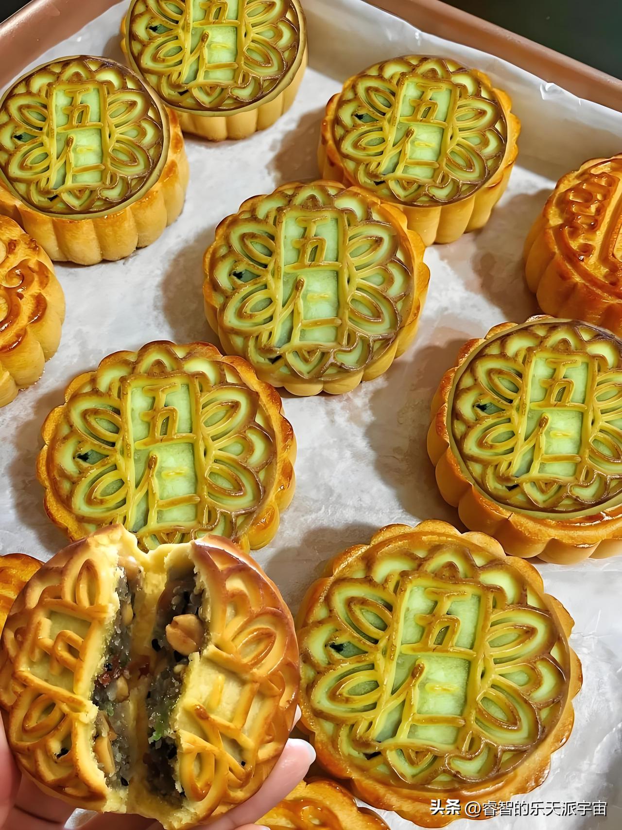 为什么汤圆很少被骂，月饼却年年被骂？
基本上每年中秋节都能看到有人攻击月饼，可汤