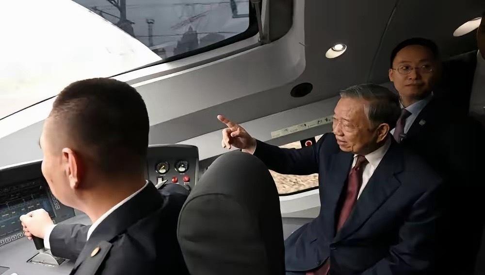 越南会不会主动请中国建高铁？苏林此行的答案已经很明显了。

这次访华期间，苏林体