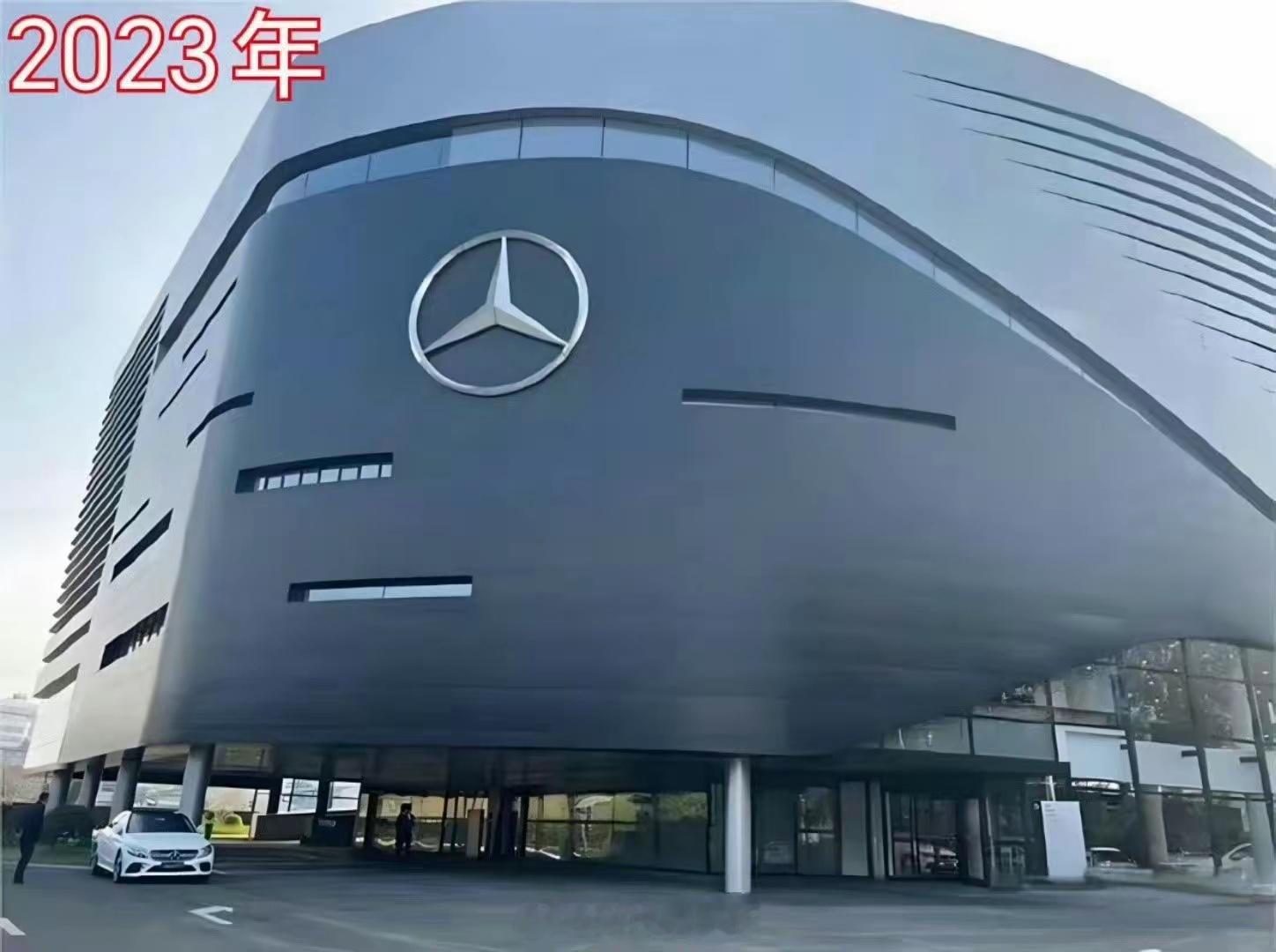 再不努力也许就开不到BBA了 ​​​