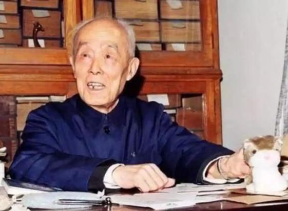 北大副校长季羡林曾说：“如果还有来世，我情愿不读书，不留学，不当教授。就待在母亲