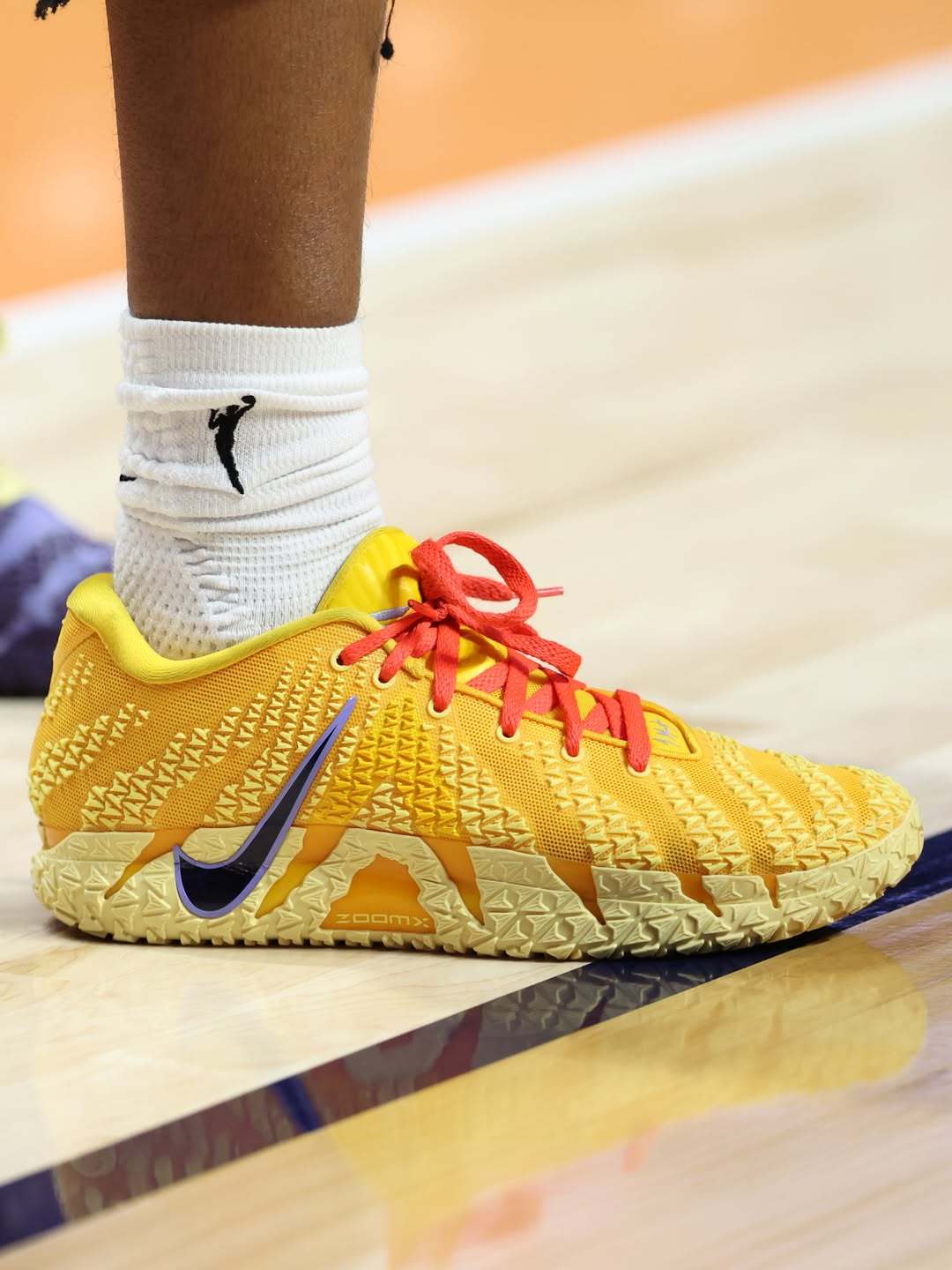 莫兰特3代深受WNBA球员的喜爱。NBA