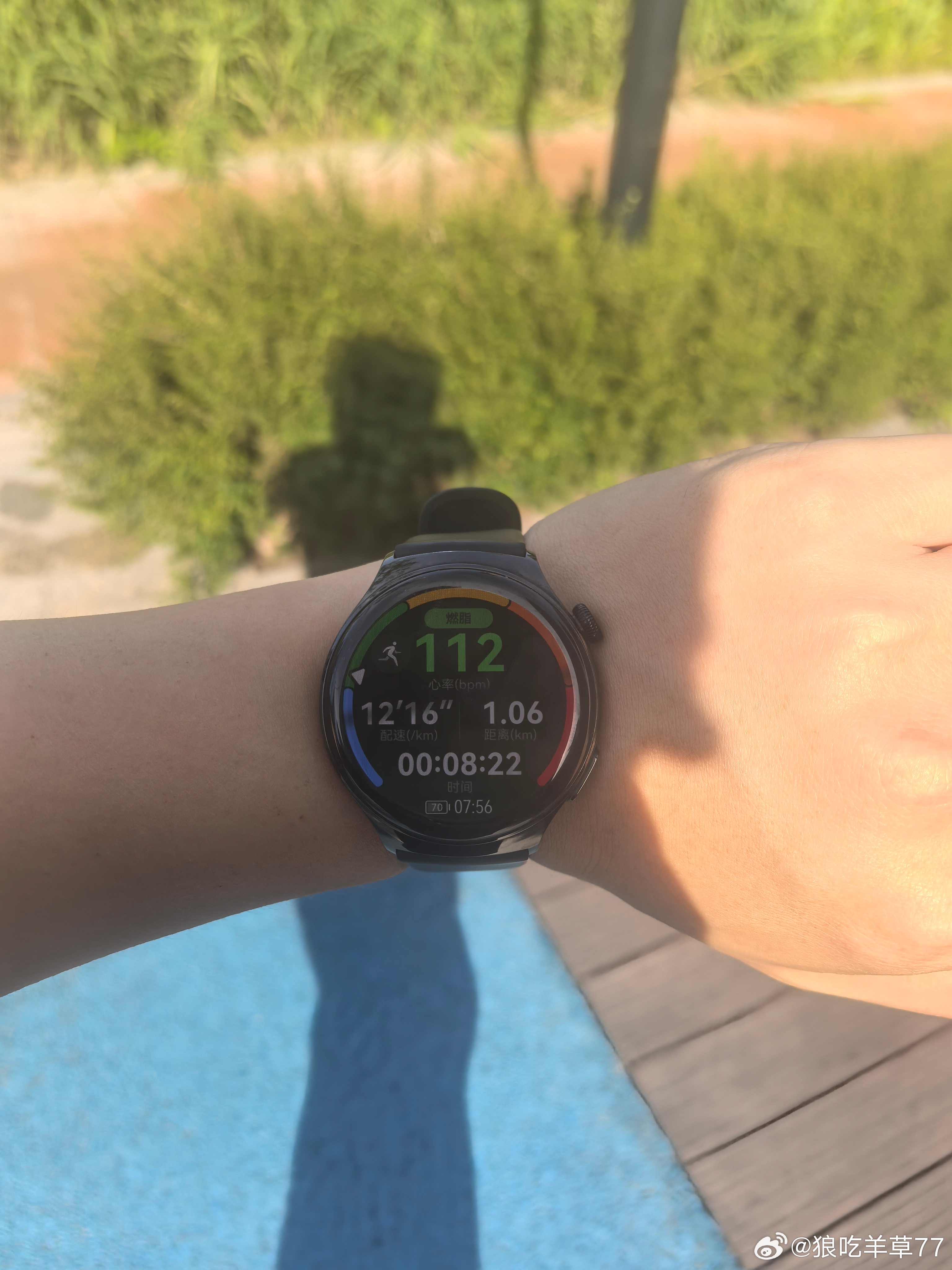 昨天晚上8.30才游了1000米。现在早上又出来跑步会不会太那个了 