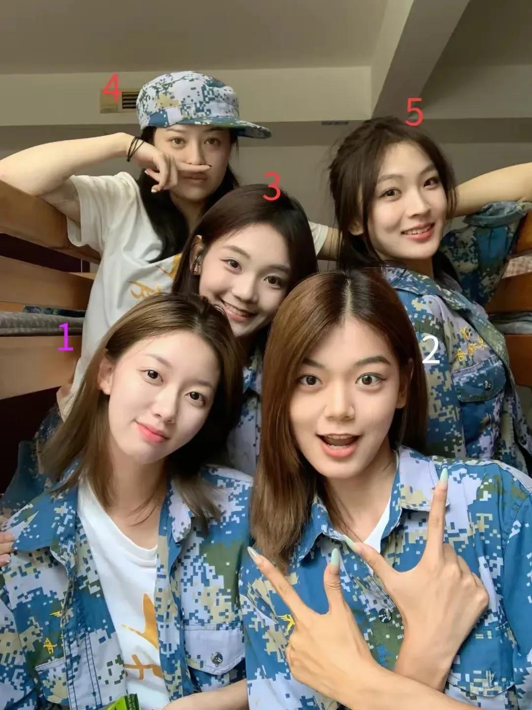 十万块让你娶个大学生，你选哪个？