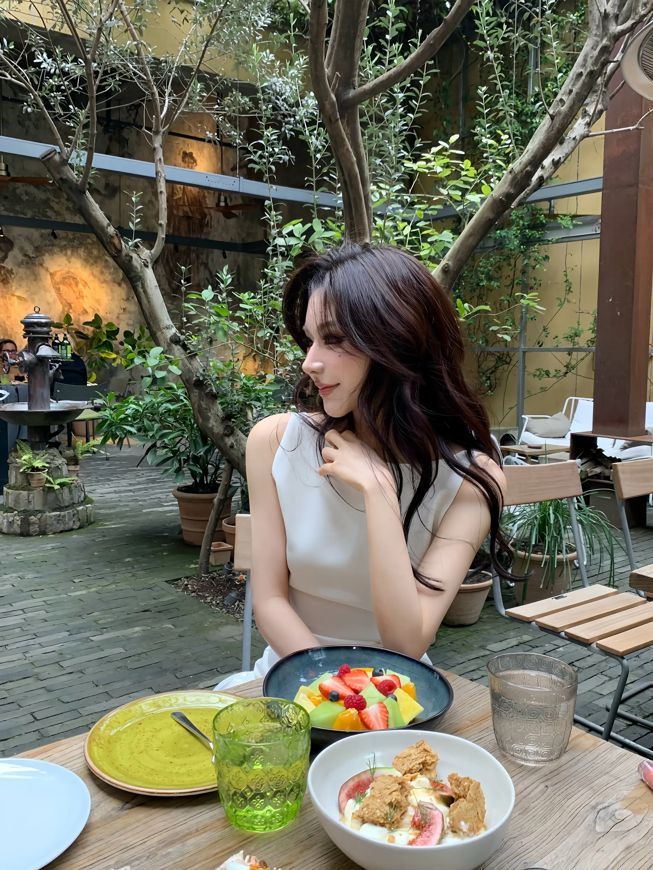 在这善变的世界 我想和你看一看永远