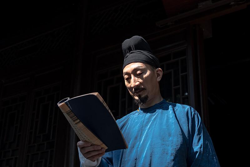 很多人分析历史，
认为如果郭松龄还在，
如果何杨宇霆还在，
东北就不会沦陷在日本