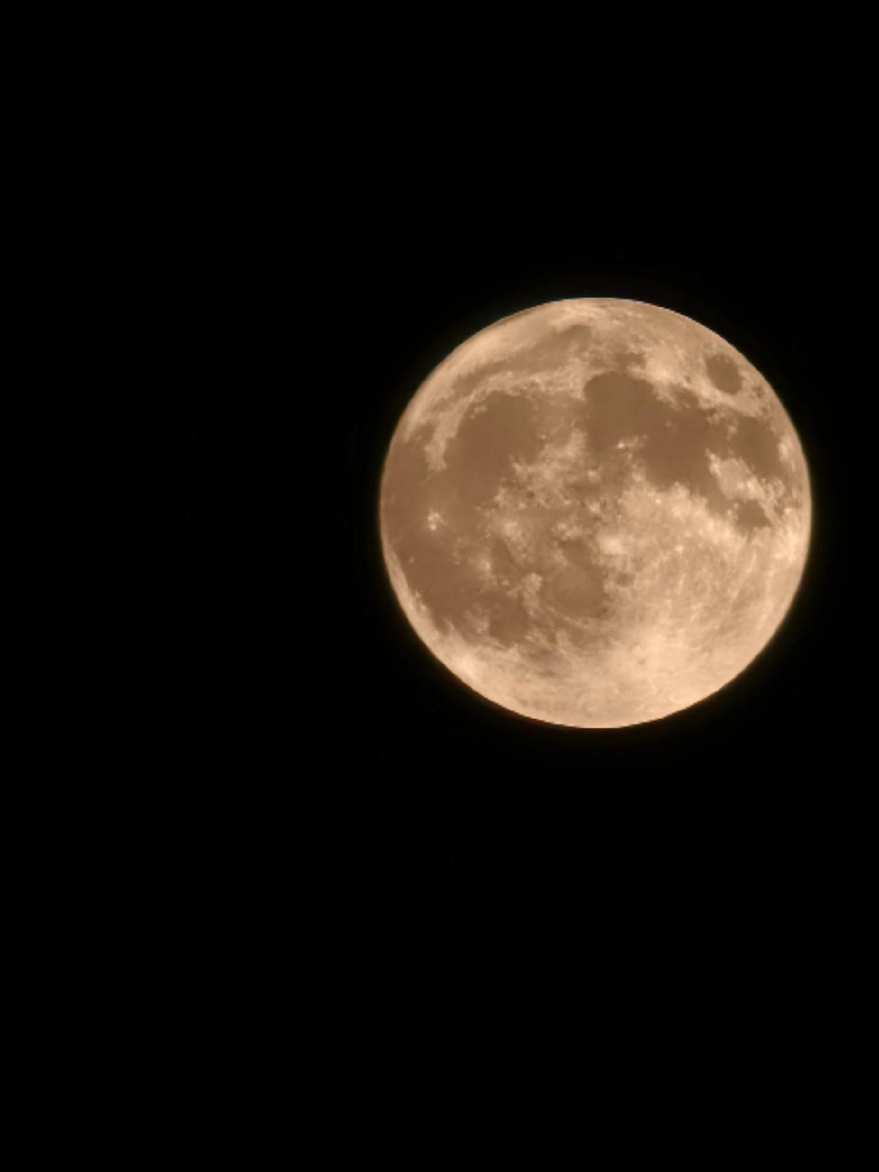 #超级月亮🌙 #今晚的月色很美 ，今晚的月亮有没有照进你的窗台。