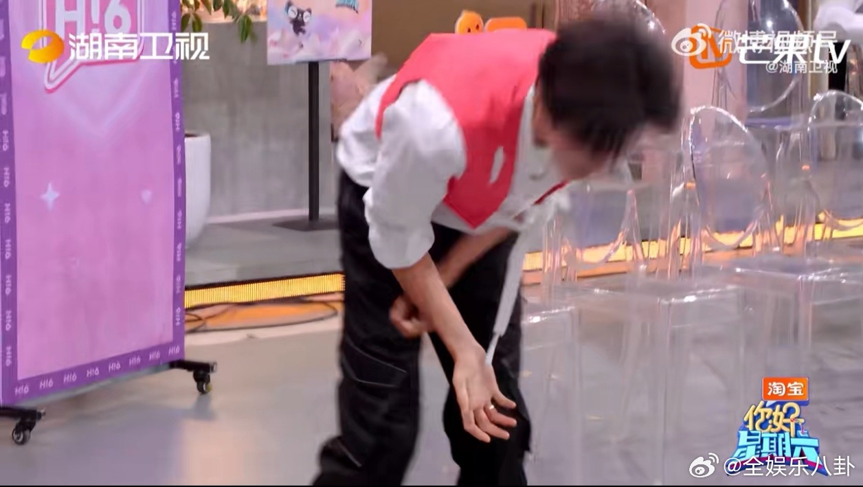 沈月小朋友，你的“鬼点子”成功吓到了陈哲远大朋友！看他那一瞬间的惊恐脸，完全是发