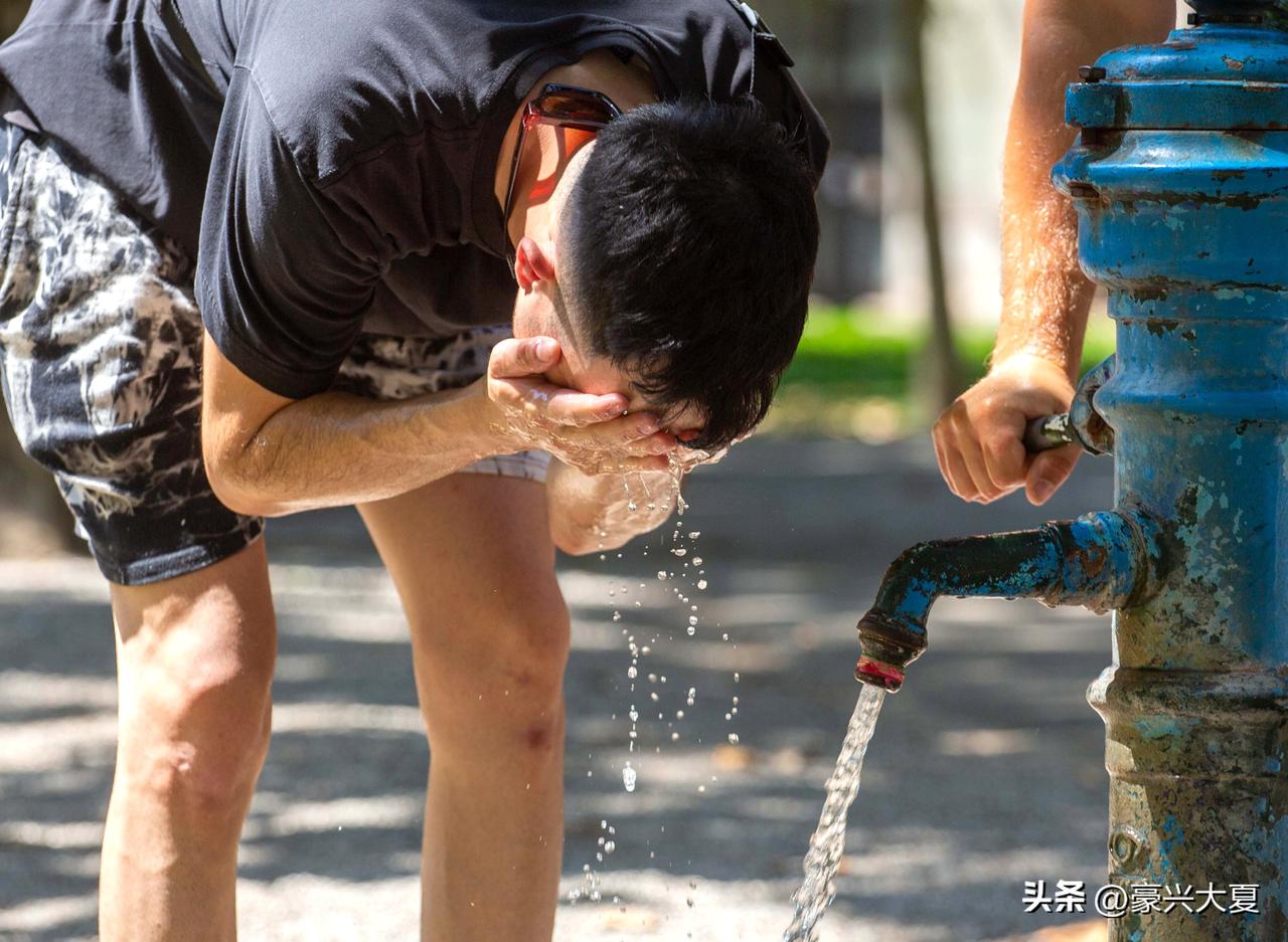 德国人疯狂氪金抢中国空调！原价800欧被炒到天价，真的彻底颠覆认知！谁也没想到，