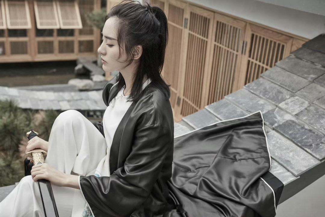 王智行走于都市的女侠王智颜值和气场双在线 