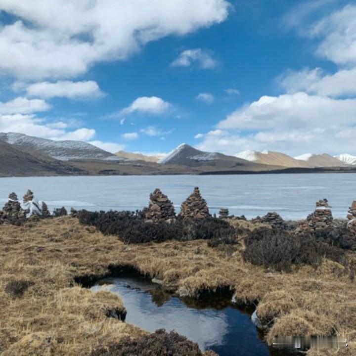 现在的气温比以前的升高了不止几度。这不家里不用烤火了，地板也是干干的，而不是湿漉