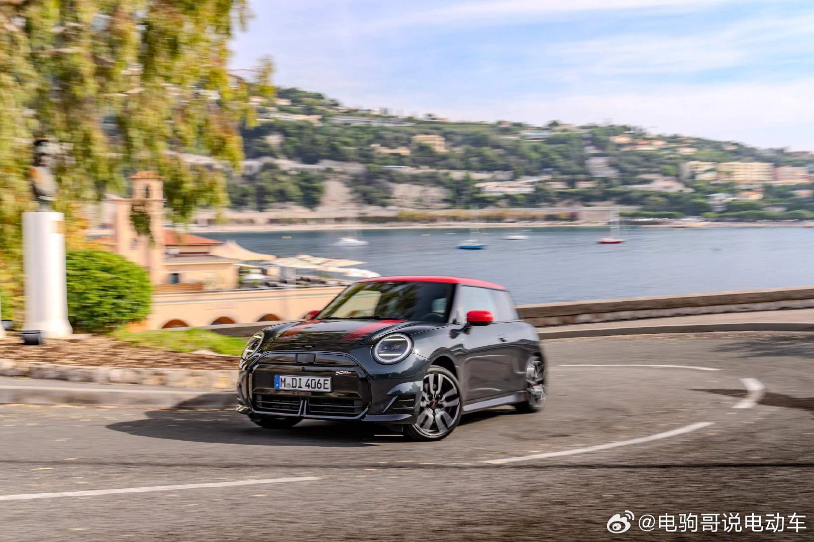 #全新电动minicooper# 明晚上市，这款车是宝马和长城光束合资的，预售价