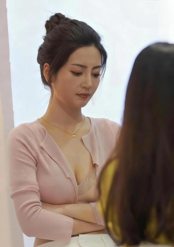 老师，我能追你吗？

我眼中的你

师者如光，温润以长
 
风把晨光揉碎时，你便