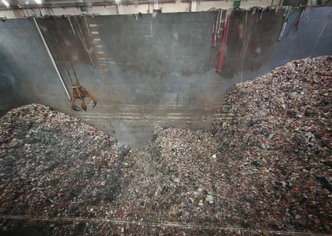 【垃圾焚烧厂“吃不饱”引关注，垃圾真的不够烧了吗？】当前我国垃圾焚烧厂超1000