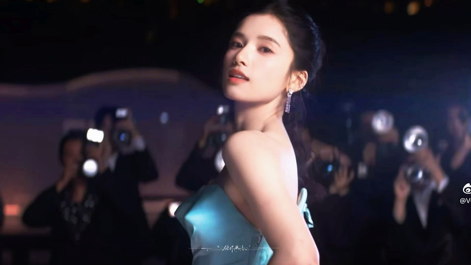 婧仪你美！！VOGUE红毯 ​​​