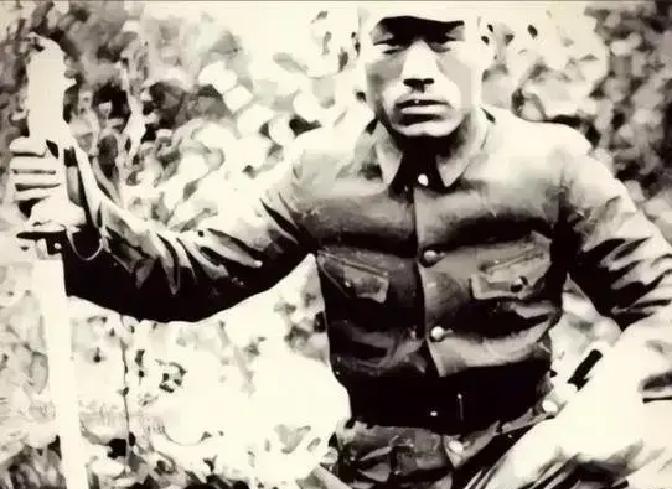 1940年，一名日本军官凌辱了伪军年轻漂亮的妻子，等丈夫赶回家中，妻子已羞愤自尽