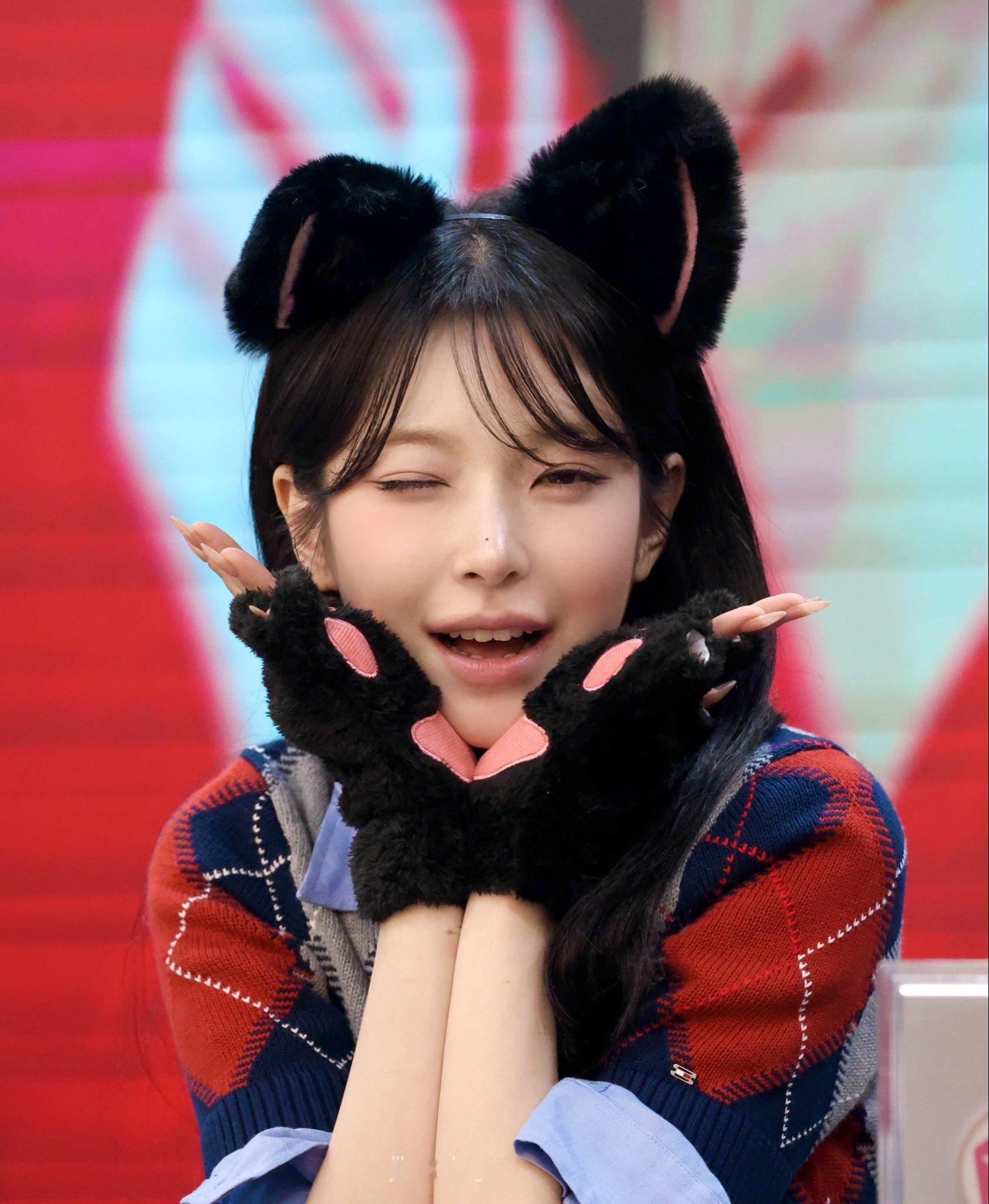 白知宪[超话]  🐳蜜罐甜心白知宪 261004 1ST签售 饭拍高清cr: 