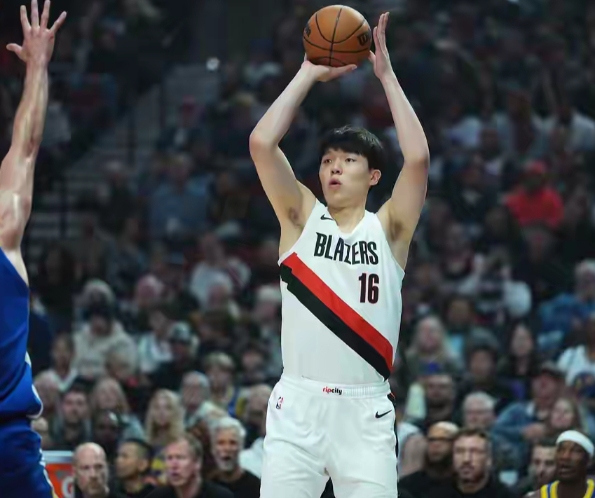 杨瀚森砍20+7+7创两新高 混音加时惜败圣地亚哥快船杨瀚森 北京时间12月5日