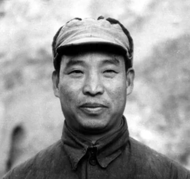 他曾两度入狱，主政北京长达17年，81岁晋升正国级，最终高龄95岁安然离世，这样