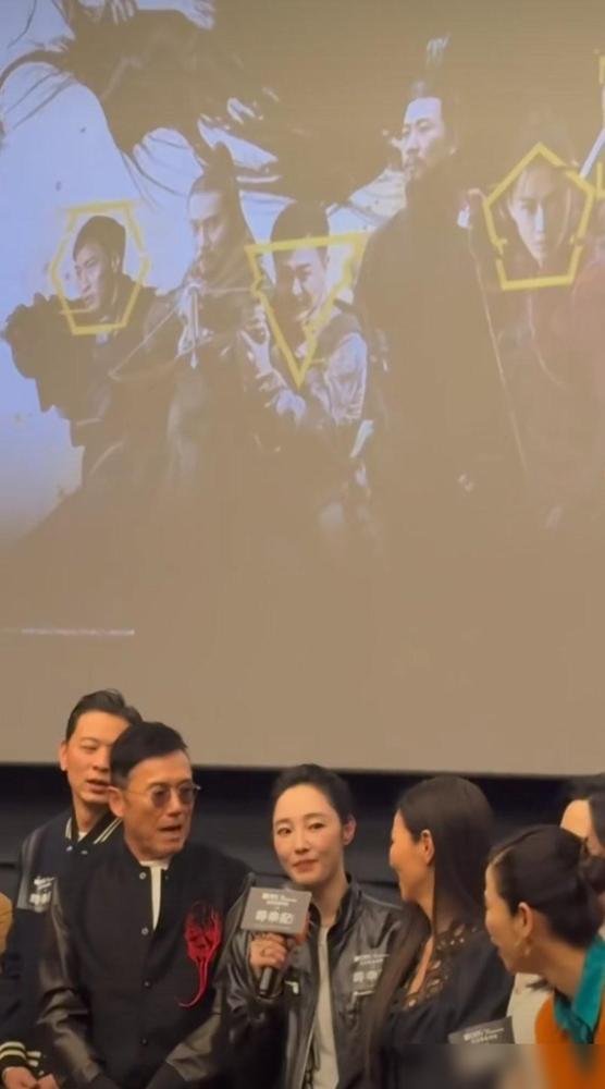 近日，古天乐、苗侨伟、宣萱等香港明星参加电影《寻秦记》首映礼。

本来大家都是奔