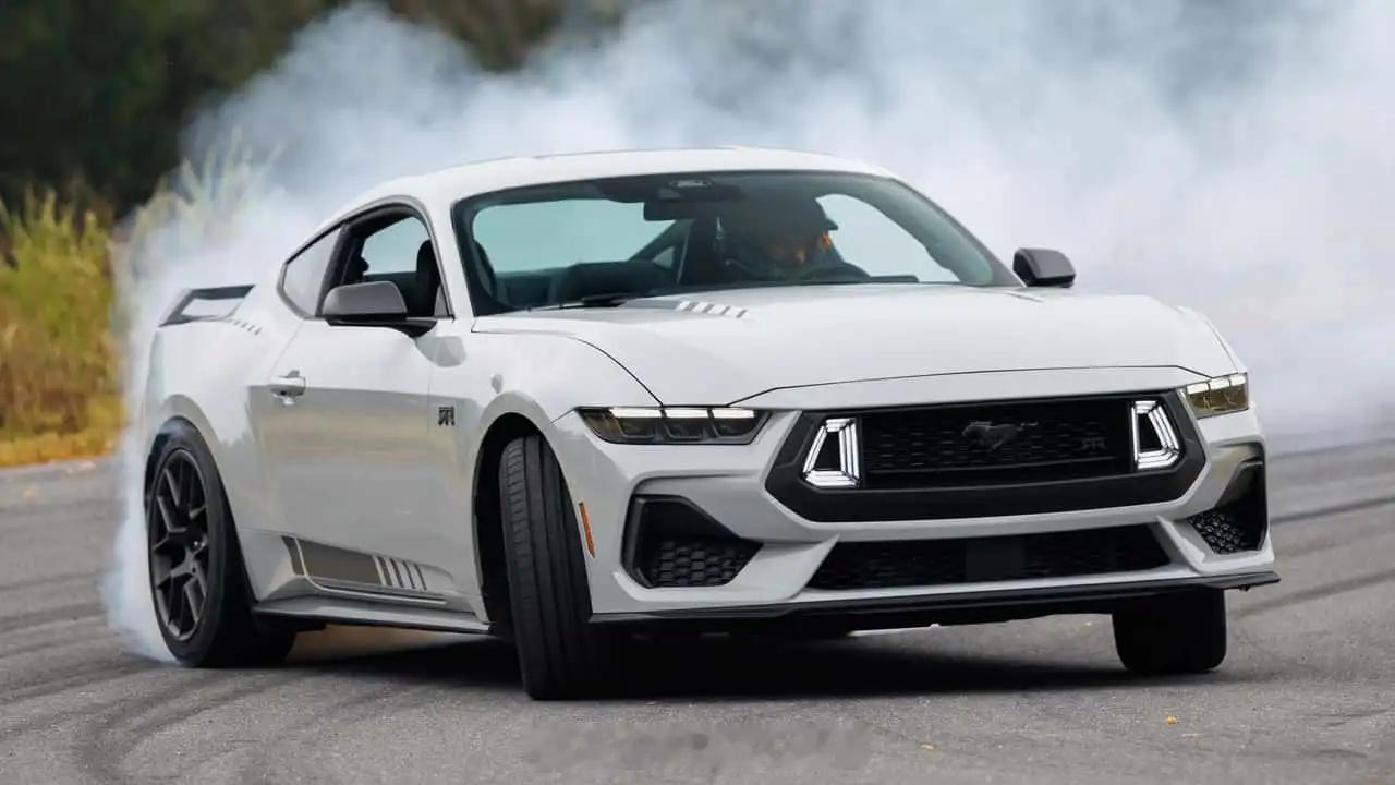 福特推出2026款Mustang EcoBoost RTR性能套件大v聊车福特 