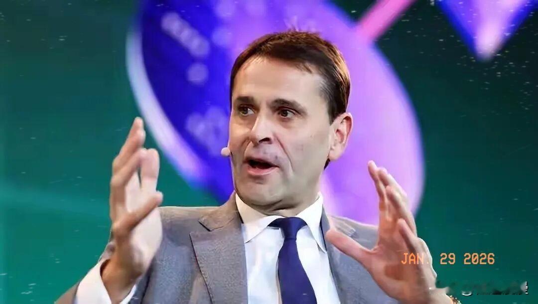 这是咋滴了？是自宫还是自保啊？

1月28日，荷兰光刻机巨头阿斯麦CEO正式宣布