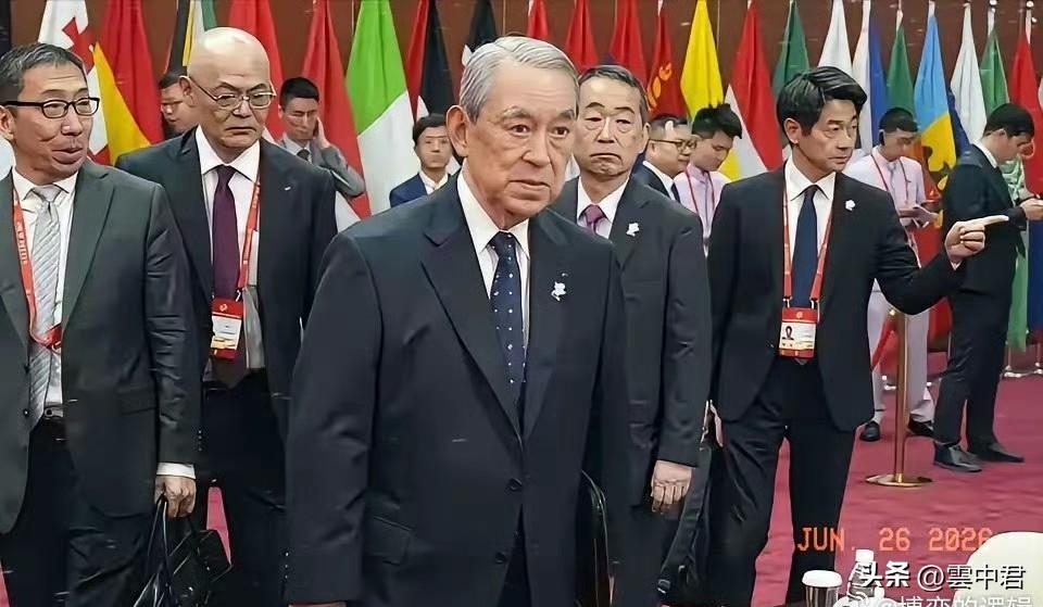怎么对待日本？善待他人是格局，警惕小人是智慧，铭记历史，才是一个民族最深的底气！