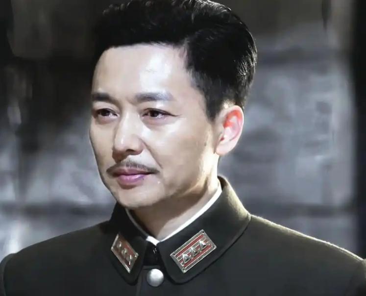 父亲节刘怡潼发文，并配父子合照，文案：父亲节快乐 actor，照片啥时候洗出来呀