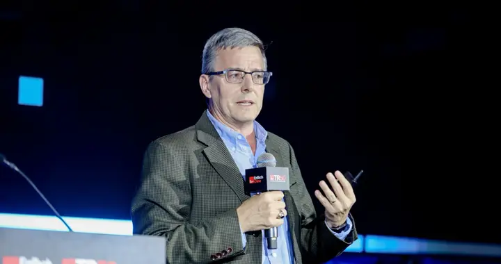 对话“柔性电子之父”John A. Rogers：揭秘五院院士的成果转化法则