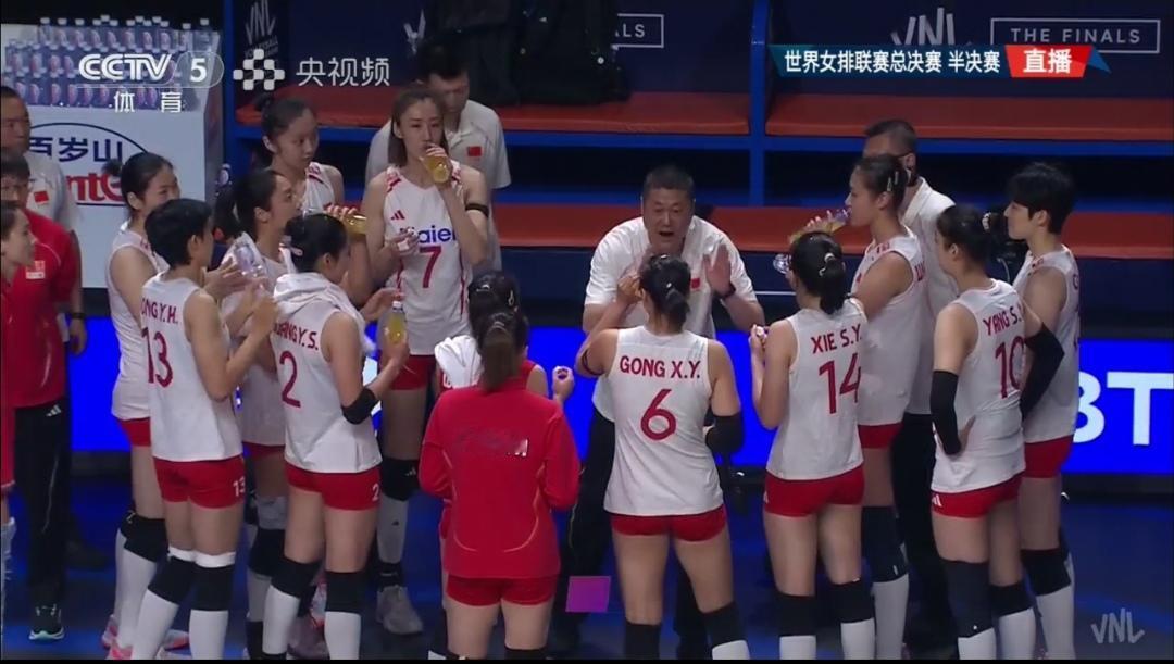 中国女排继续雪藏二传张籽萱吗？


2026女排联赛安卡拉站，中国女排2：3，决