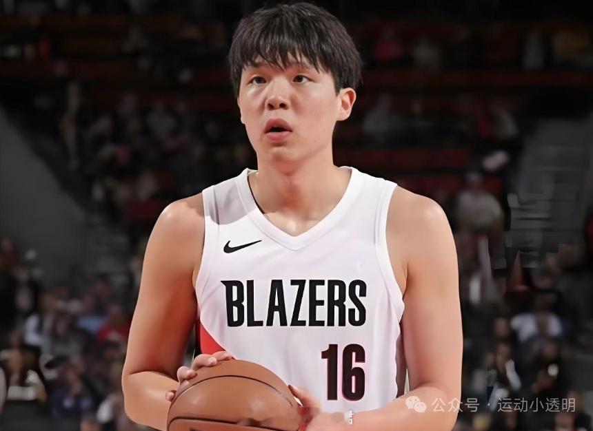 杨瀚森三分 混音队主场这球场氛围啊，简直了！杨瀚森刚上场那会儿，估计不少人还惦记