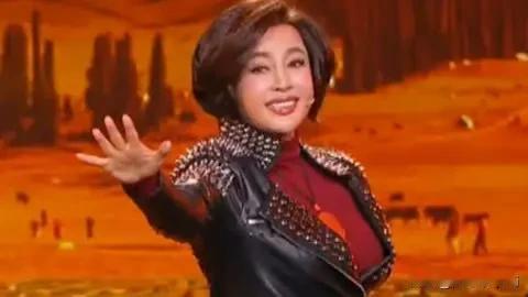 刘晓庆说，我们特别怕卓伟，因为他尽是爆料，后来我发现他是有是非的后，他其实是放了