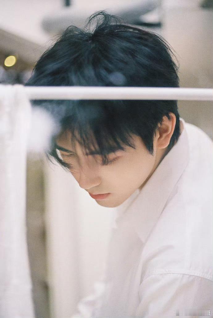 演员陈飞宇的含金量还在上升 陈飞宇作为演员真的很有实力了，他从角色里面成长，最近