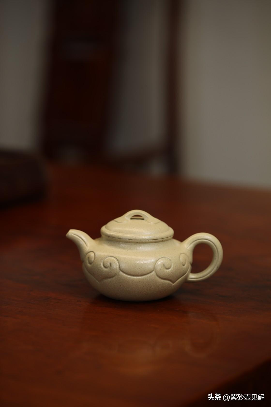 本山绿泥壶，为何如此稀缺？
小刘最近迷上了紫砂壶，整天泡在直播间里，可越看越糊涂