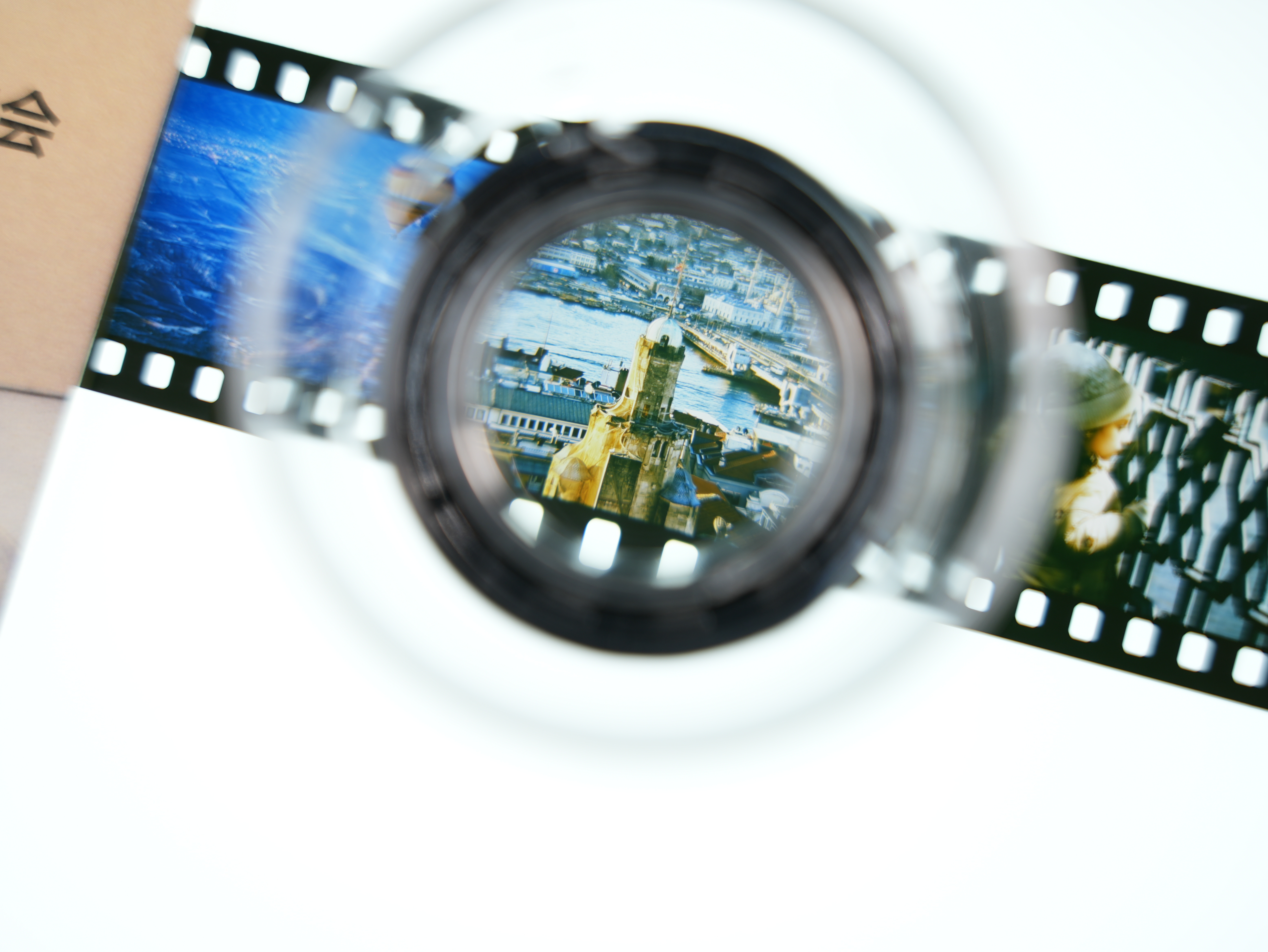 这次OPPO Find X9Ultra邀请函相当有说法！一套胶片观片套装，成功唤