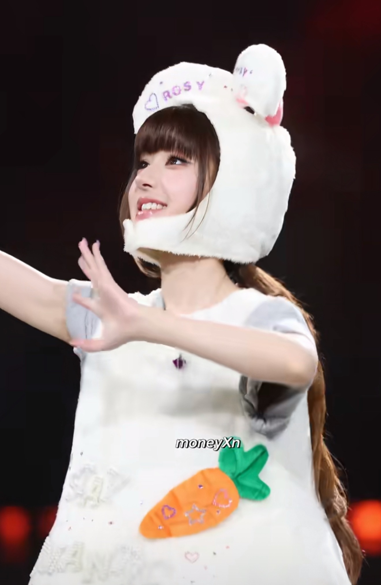 烟熏小兔子，露思今晚演唱会随手一截美成这样…