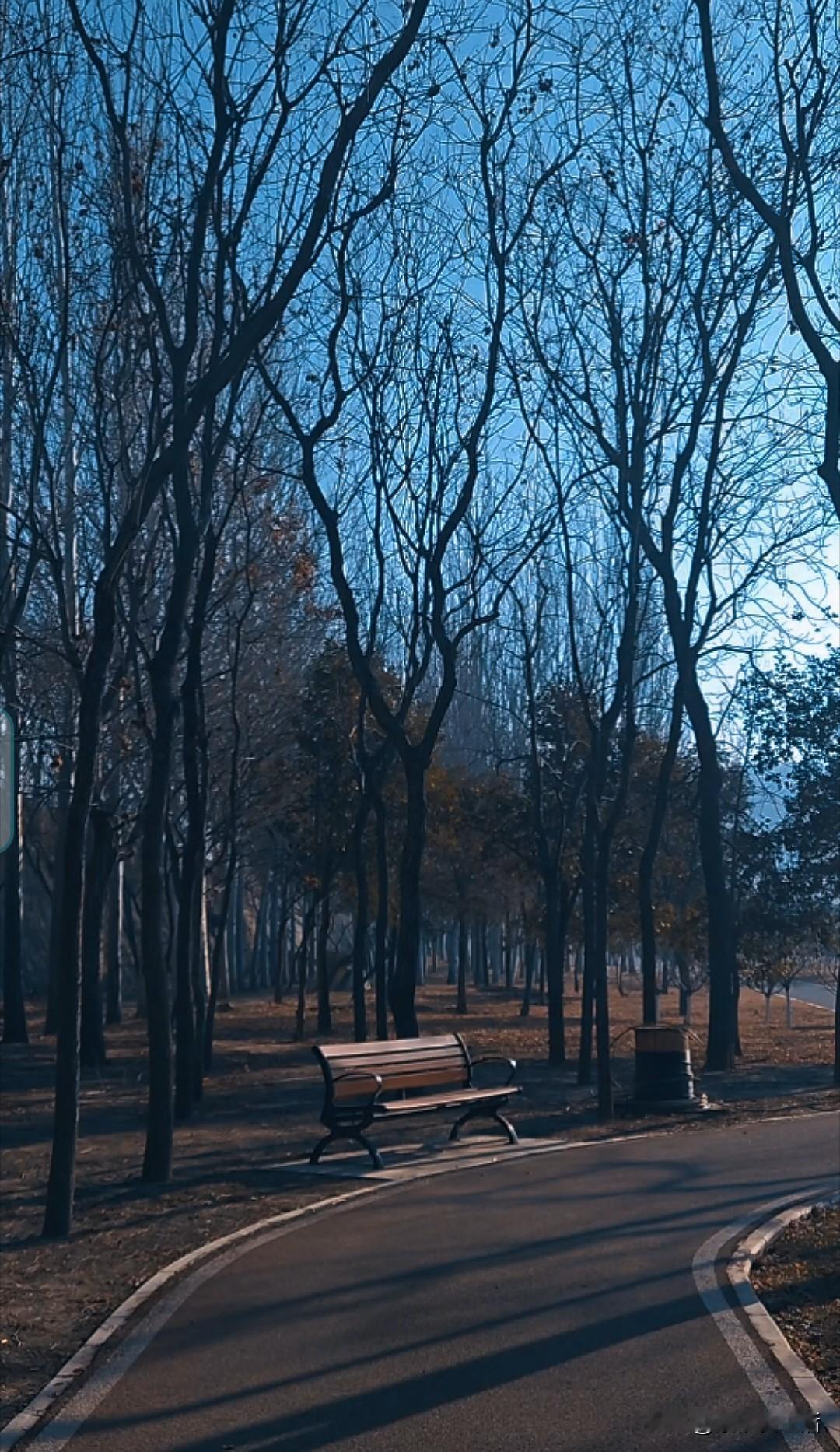 上联：油盐酱醋伴日月；邀请下联下联：酸甜苦辣度人生。