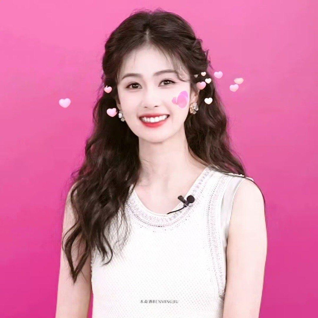 #白鹿[超话]#是温柔的小菠呀，发型好温柔好漂亮​​​