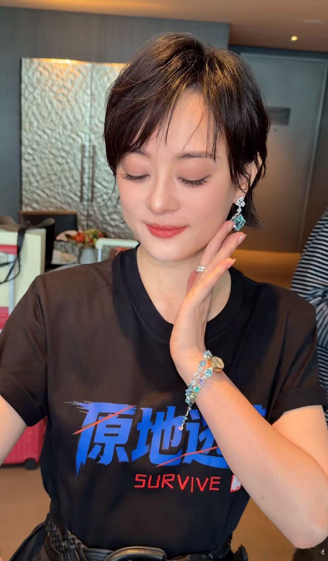 孙俪巨简单美美妆孙俪巨简单美美妆好漂亮！金鹤龙给孙俪化的巨简单美美妆